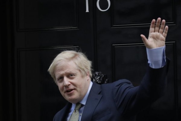 Podľa britských médií priletel Boris Johnson do Británie, aby sa opäť uchádzal o post premiéra 