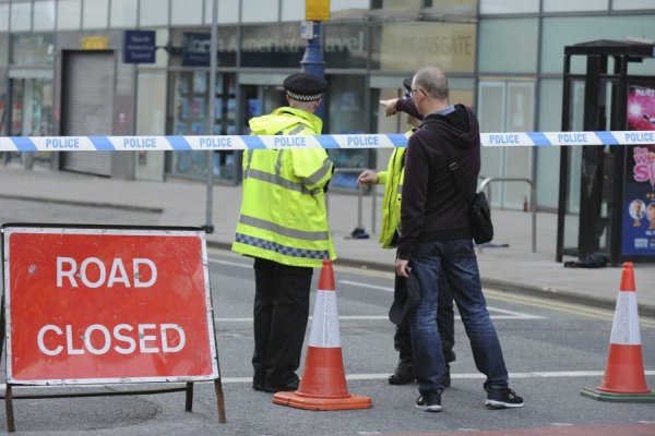 Výbuch na koncerte v Manchestri si vyžiadal najmenej 22 obetí