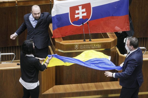 Slovensko sa diplomatickou cestou ospravedlní za incident s ukrajinskou vlajkou