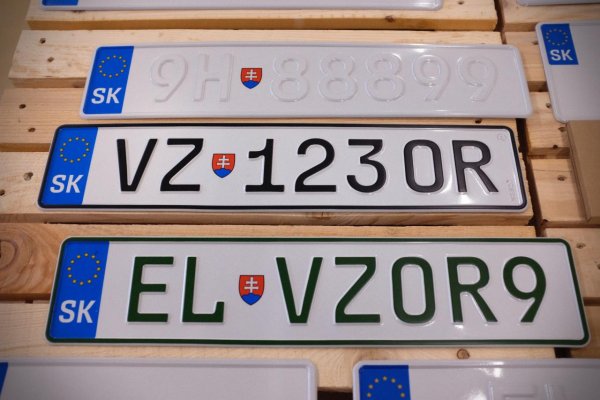 Matica slovenská kritizuje málo viditeľný štátny znak na nových občianskych preukazoch a ŠPZ