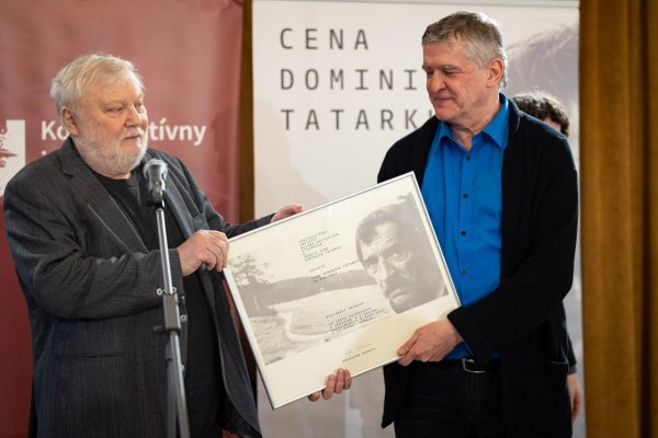 Cenu Dominika Tatarku za rok 2022 získal Štefan Hríb