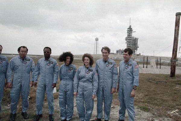 Space Shuttle: Ťahúň a prvých sedem statočných