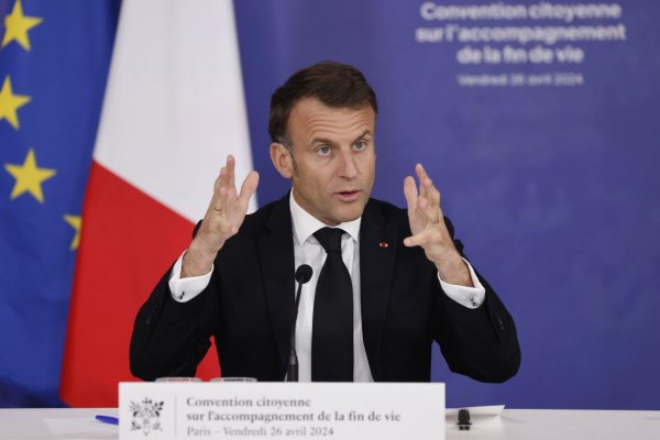 Macron nevylučuje vyslanie vojakov na Ukrajinu, ak Rusko prelomí frontovú líniu