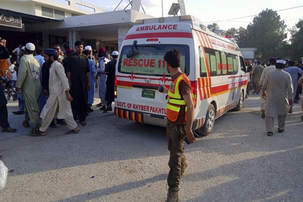 Výbuch bomby v Pakistane má už najmenej 40 obetí