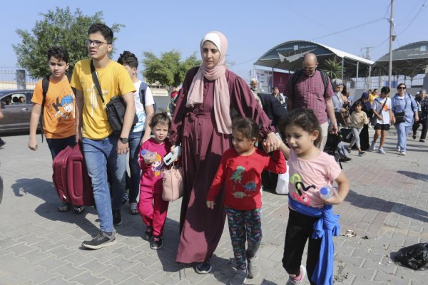 Z pásma Gazy odchádzajú do Egypta prví cudzinci