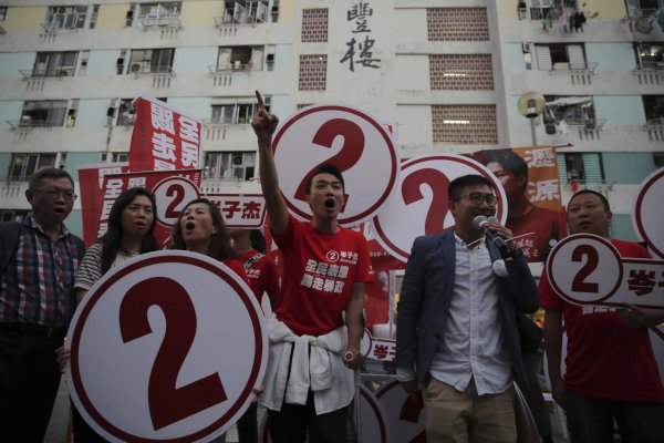 V Hongkongu sa konajú komunálne voľby, sú považované za referendum o protestoch